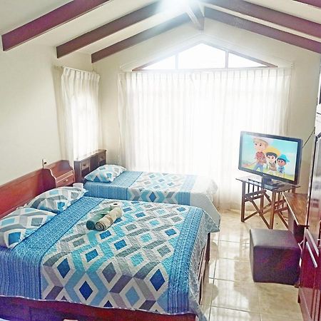 Bed and Breakfast Residencial Moroni - Alojamiento En Cochabamba Zewnętrze zdjęcie