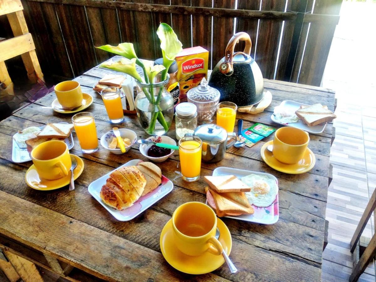 Bed and Breakfast Residencial Moroni - Alojamiento En Cochabamba Zewnętrze zdjęcie