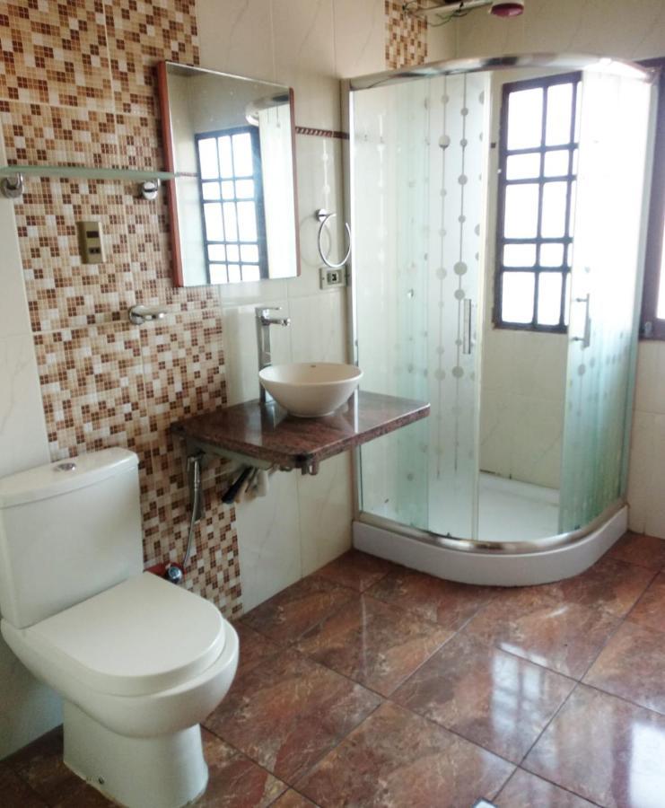 Bed and Breakfast Residencial Moroni - Alojamiento En Cochabamba Zewnętrze zdjęcie
