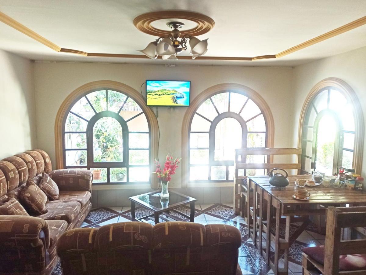 Bed and Breakfast Residencial Moroni - Alojamiento En Cochabamba Zewnętrze zdjęcie