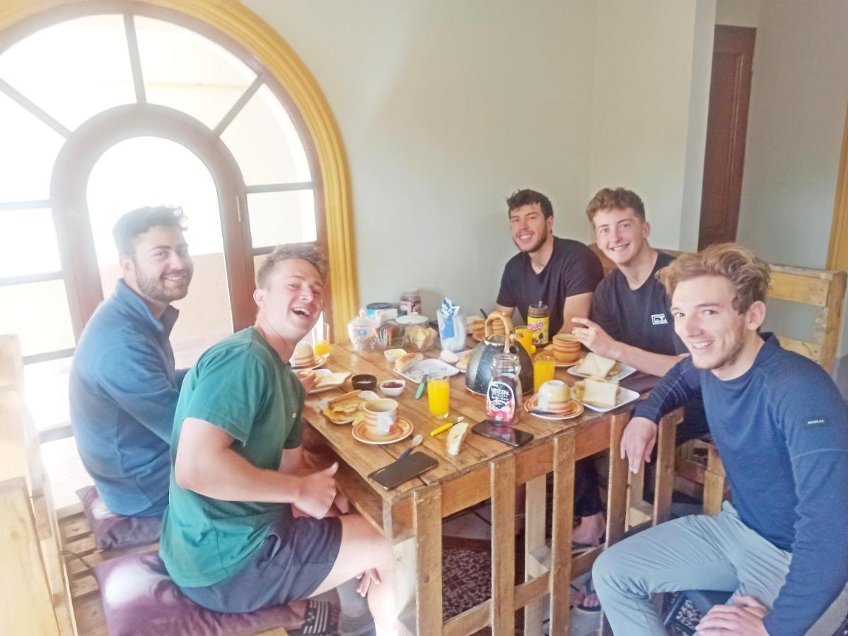 Bed and Breakfast Residencial Moroni - Alojamiento En Cochabamba Zewnętrze zdjęcie