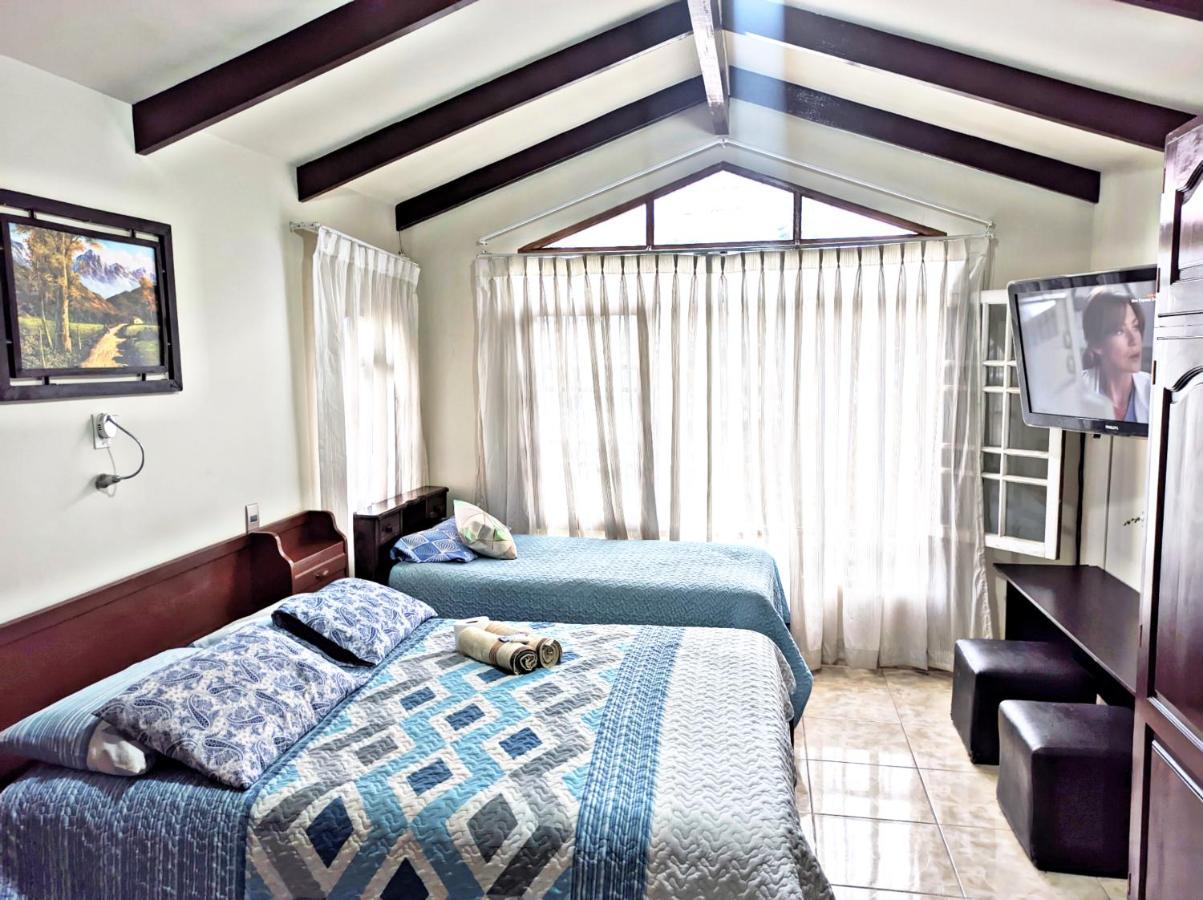 Bed and Breakfast Residencial Moroni - Alojamiento En Cochabamba Zewnętrze zdjęcie