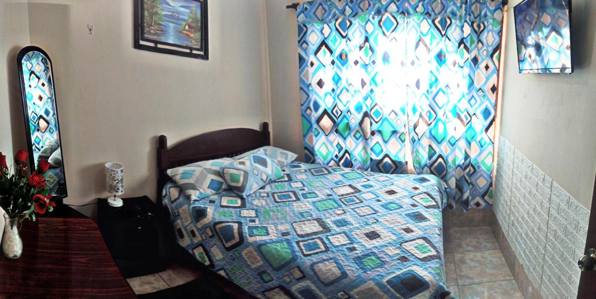 Bed and Breakfast Residencial Moroni - Alojamiento En Cochabamba Zewnętrze zdjęcie