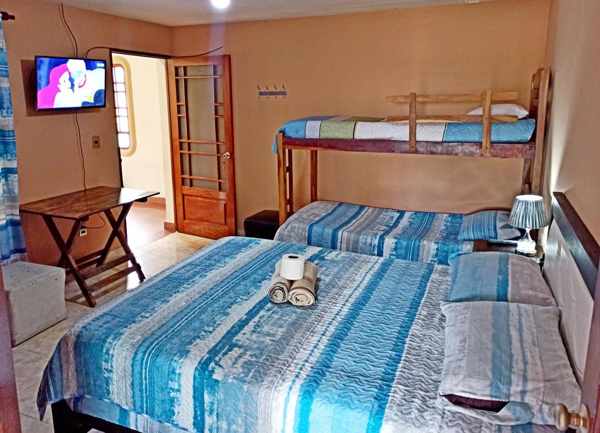 Bed and Breakfast Residencial Moroni - Alojamiento En Cochabamba Zewnętrze zdjęcie